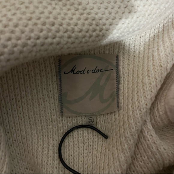 Modo Doc Cream Knit Vest - Picture 2 of 5